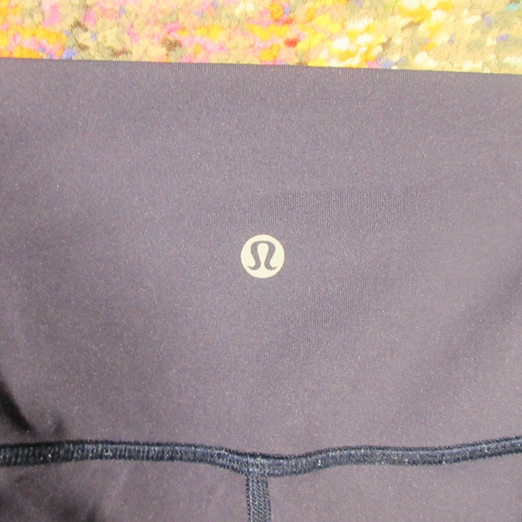 Lululemon VINTAGE Lululemon Cropped Leggings Woman’s 2 Navy Blue Yoga Stretch Pants EUC Size 26" / US 2 / IT 38 - 3 Thumbnail