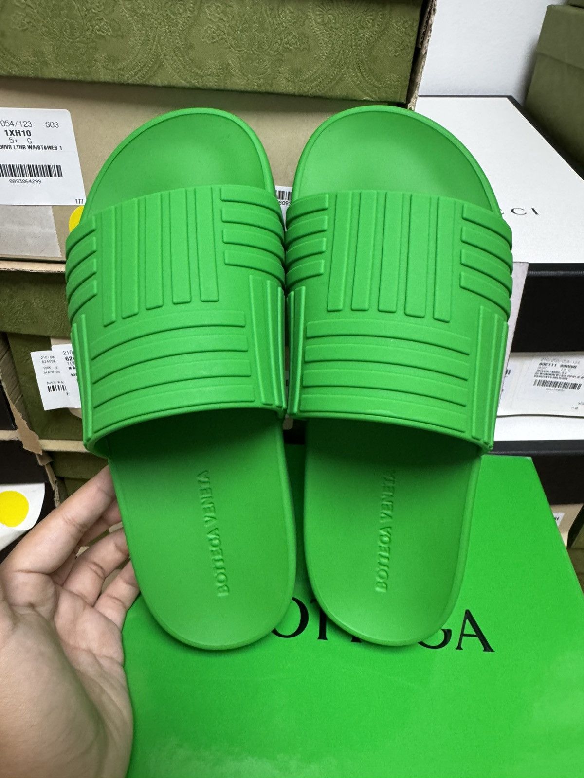 Bottega Veneta Bottega Veneta Embossed Rubber Slides Size US 4 / IT 34 - 4 Thumbnail