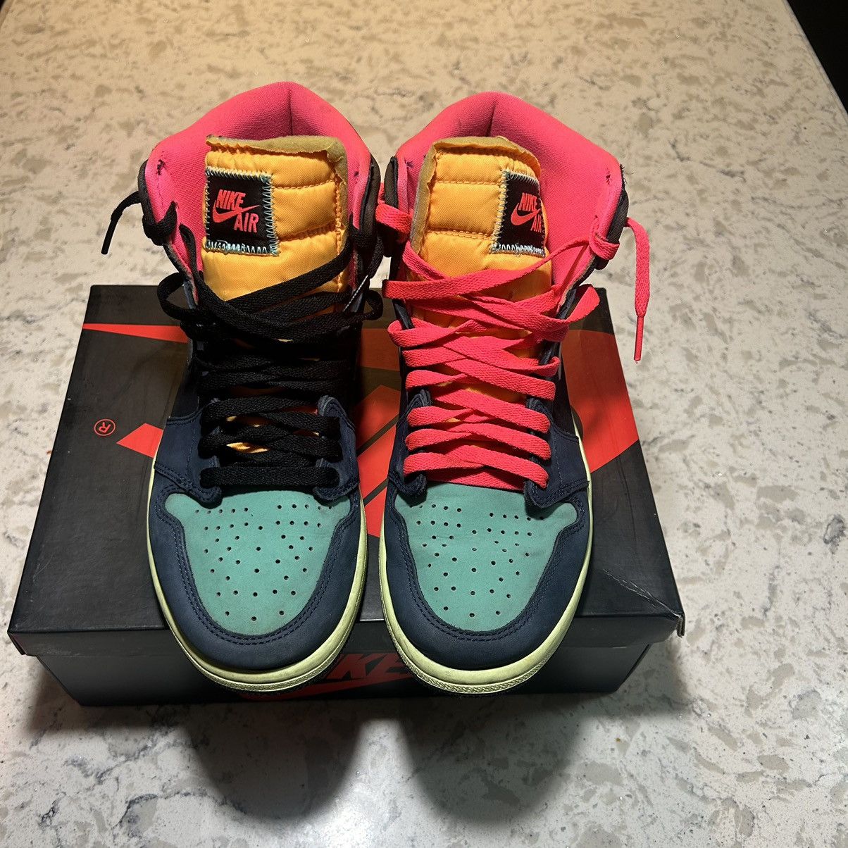 Jordan Brand × Nike Air Jordan 1 Retro High 'Tokyo Bio Hack' Size US 9.5 / EU 42-43 - 1 Thumbnail