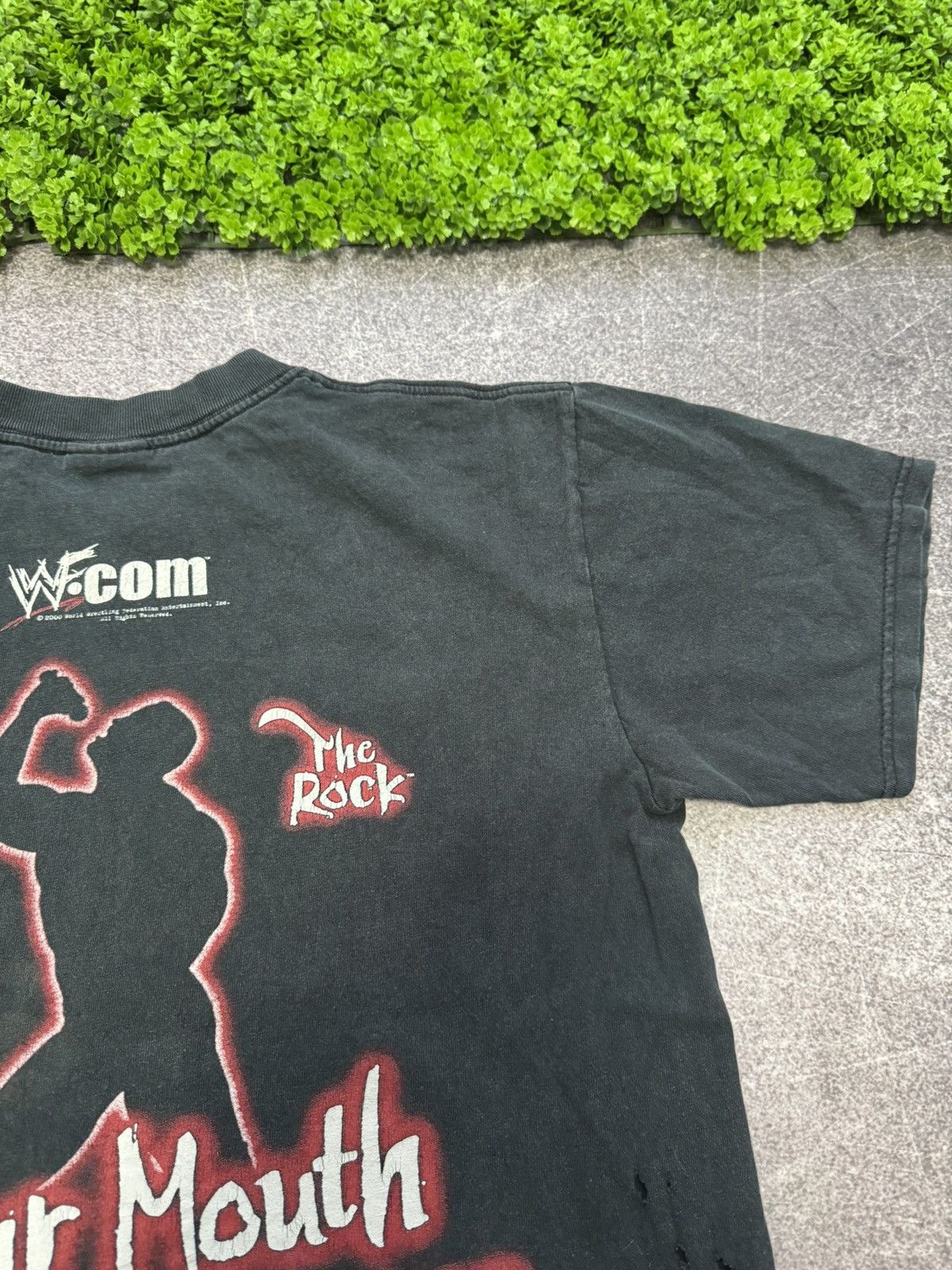 Vintage Vintage 2000 The Rock Dwayne Johnson T-Shirt Wwe WWF Size US M / EU 48-50 / 2 - 21 Thumbnail