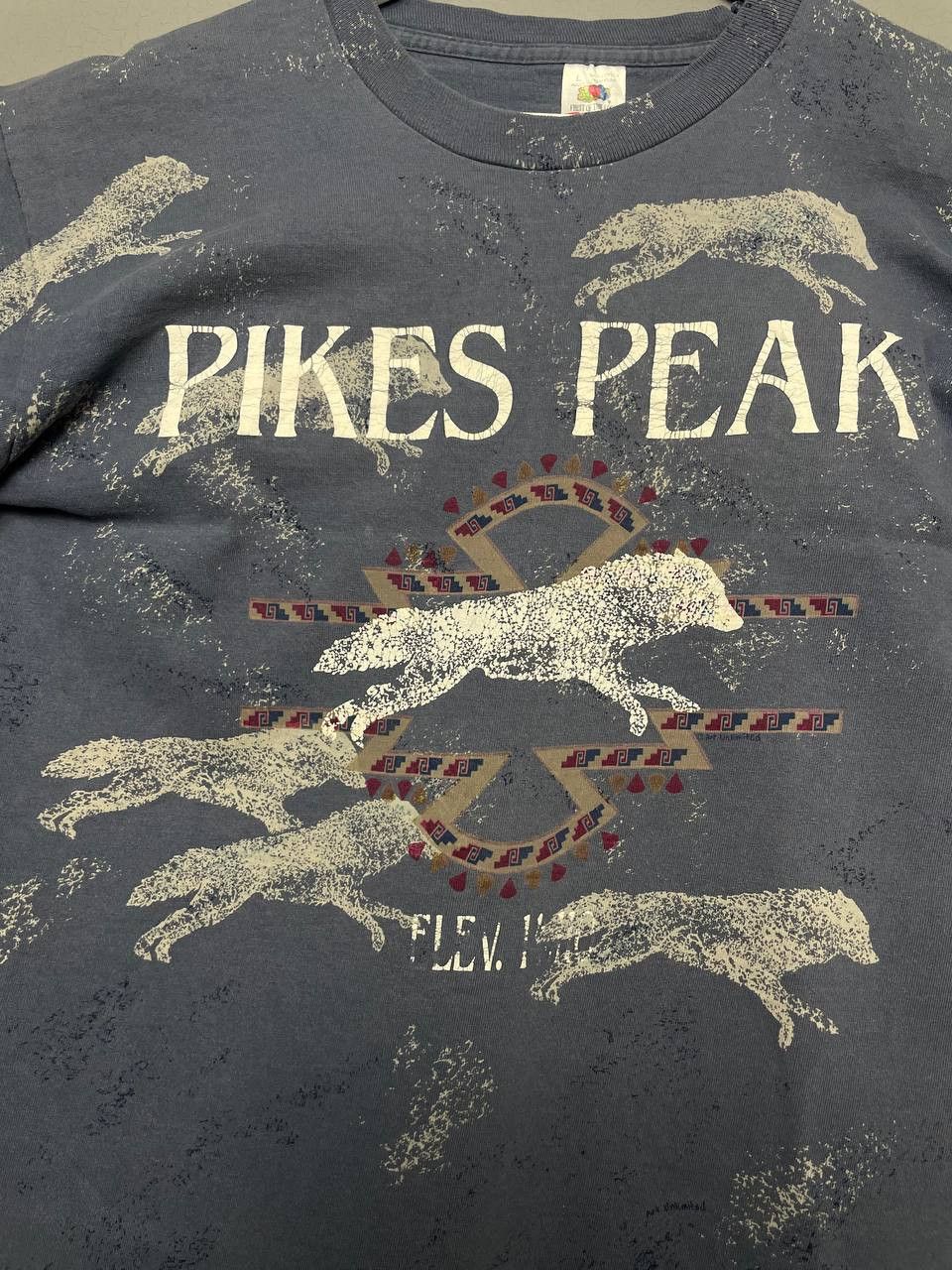 Fruit Of The Loom VINTAGE Pike Peaks Graphic T-shirt Size US XL / EU 56 / 4 - 2 Thumbnail