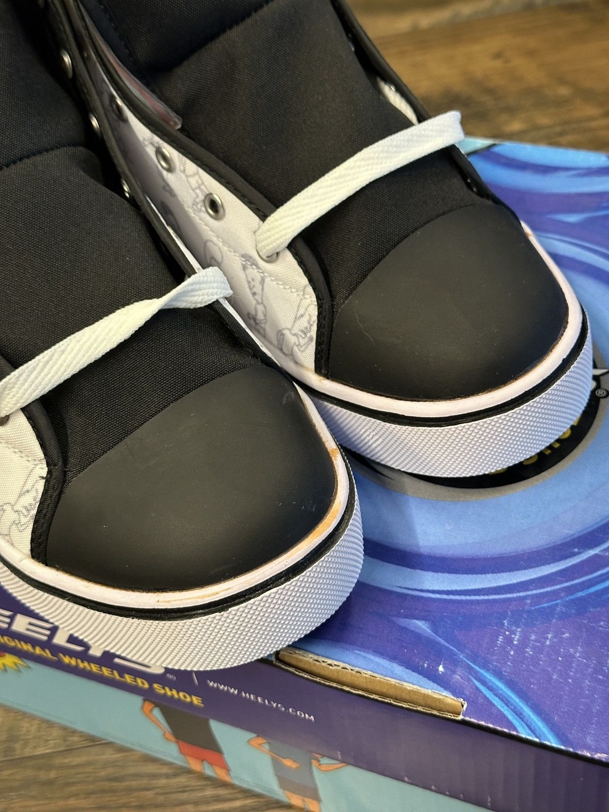 Heelys MTV HUSTLE BEAVIS AND BUTTHEAD [SIZE 11] Size US 11 / EU 44 - 6 Thumbnail
