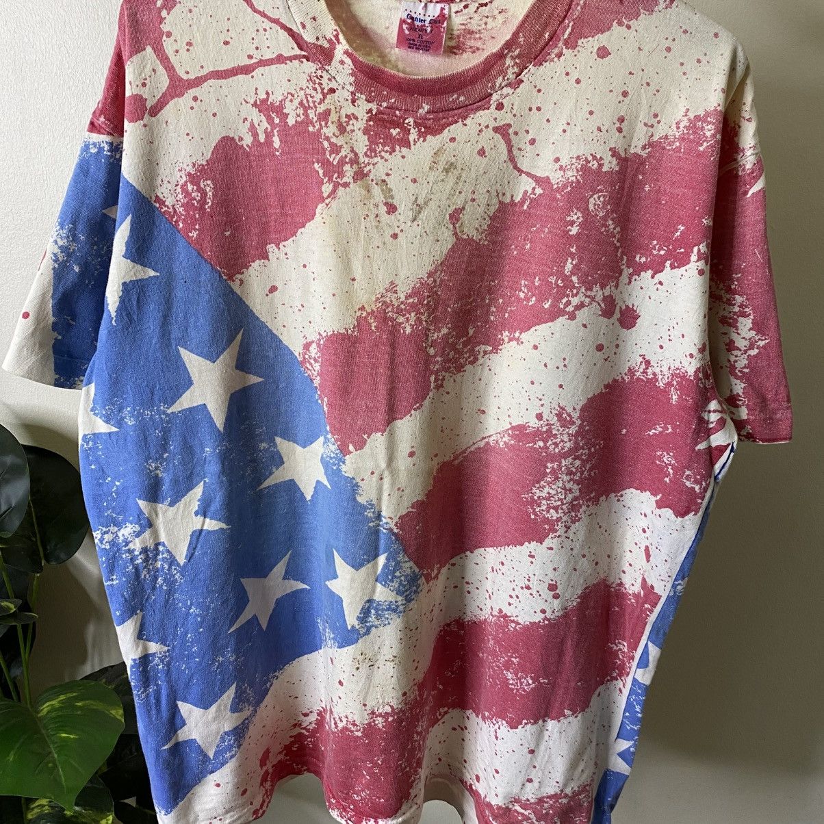 Vintage Vintage 1990s American Flag AllOverPrint Streetwear Tshirt Size US XL / EU 56 / 4 - 2 Thumbnail