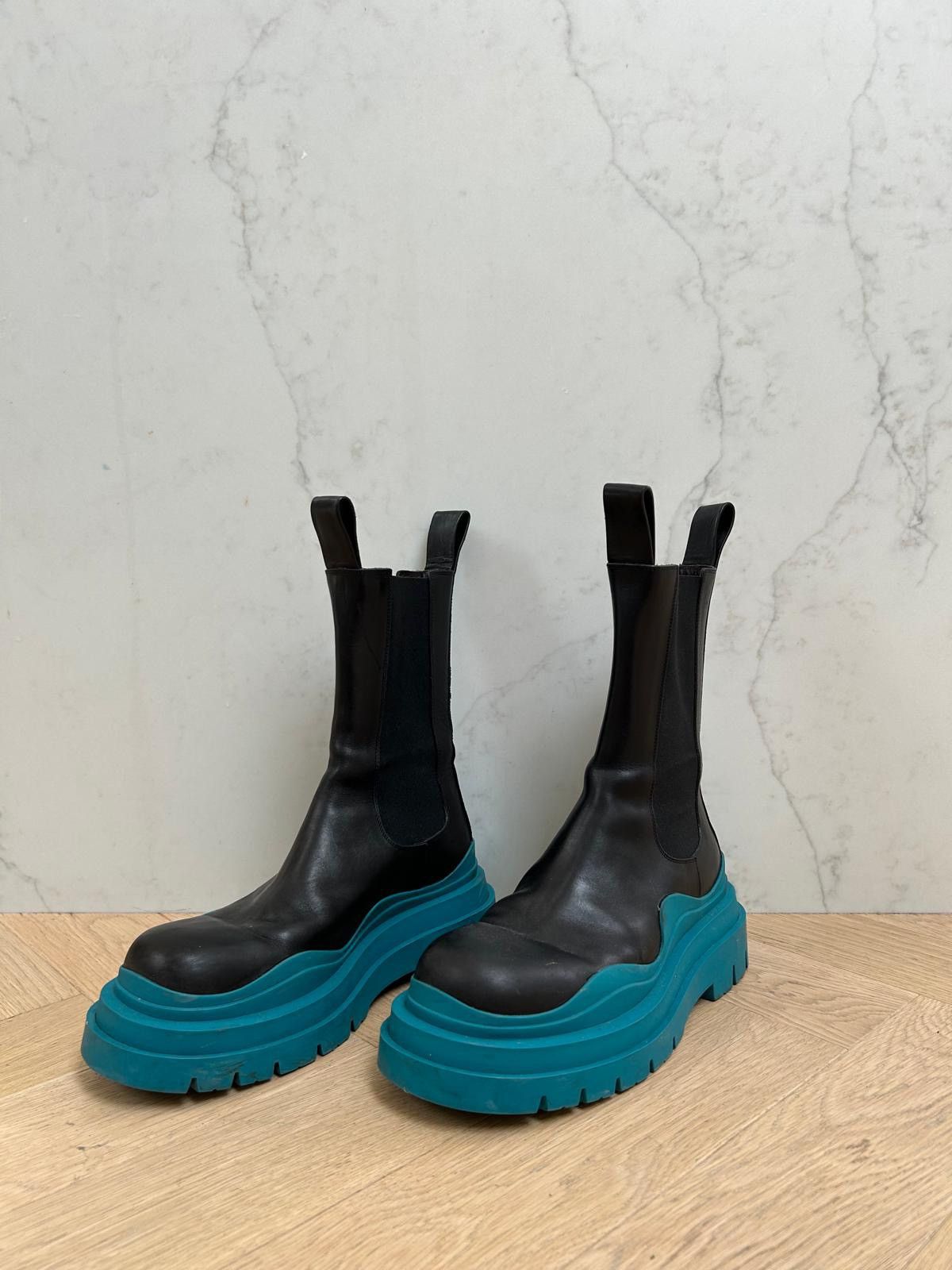 Bottega Veneta Bottega Veneta Black and Blue Tire Chelsea Boots EU 40 Size US 8.5 / EU 41-42 - 1 Thumbnail