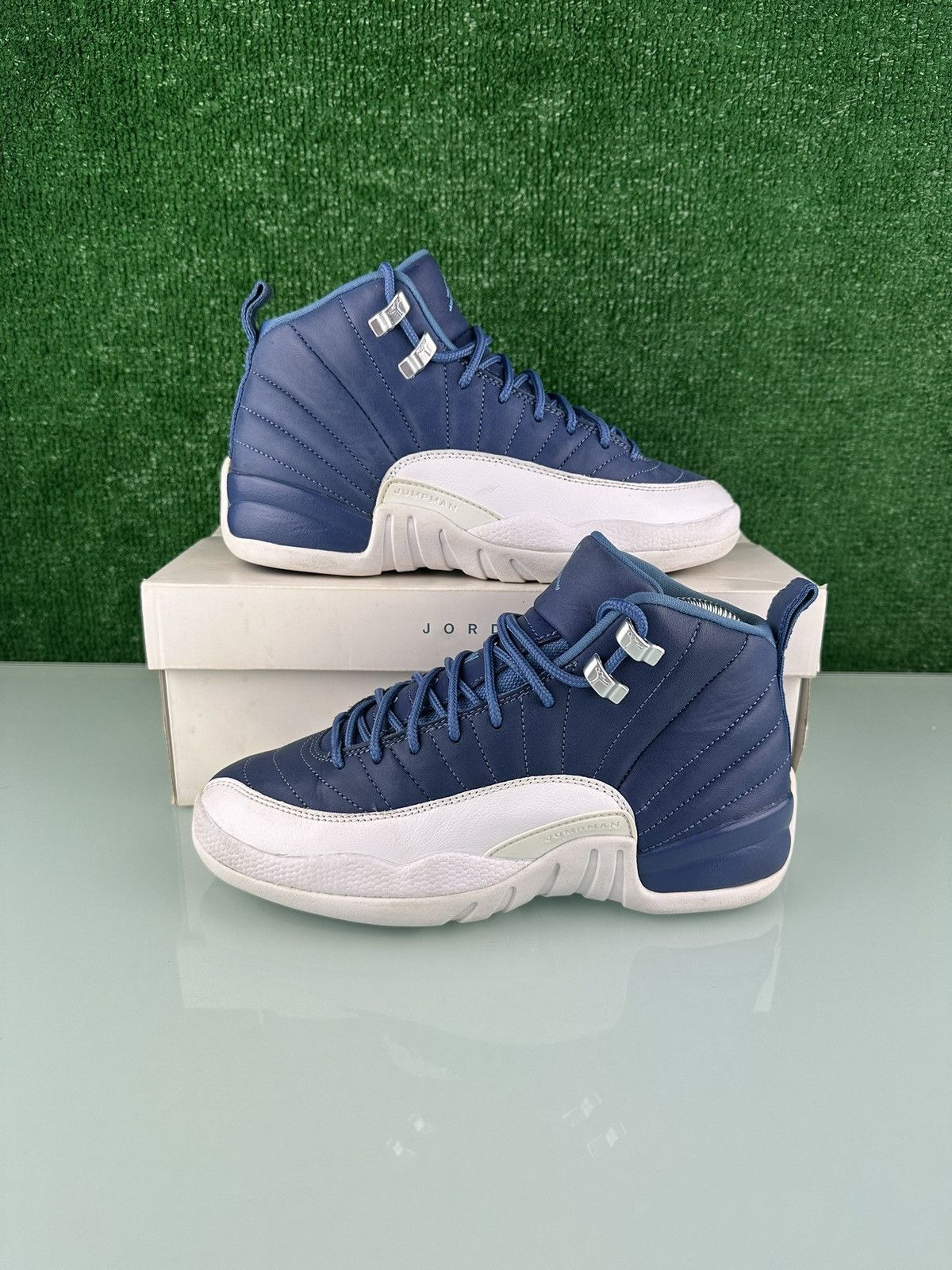 Jordan Brand Jordan 12 Retro Indigo 2020 (GS) Size 6Y Size US 6 / EU 39 - 2 Thumbnail