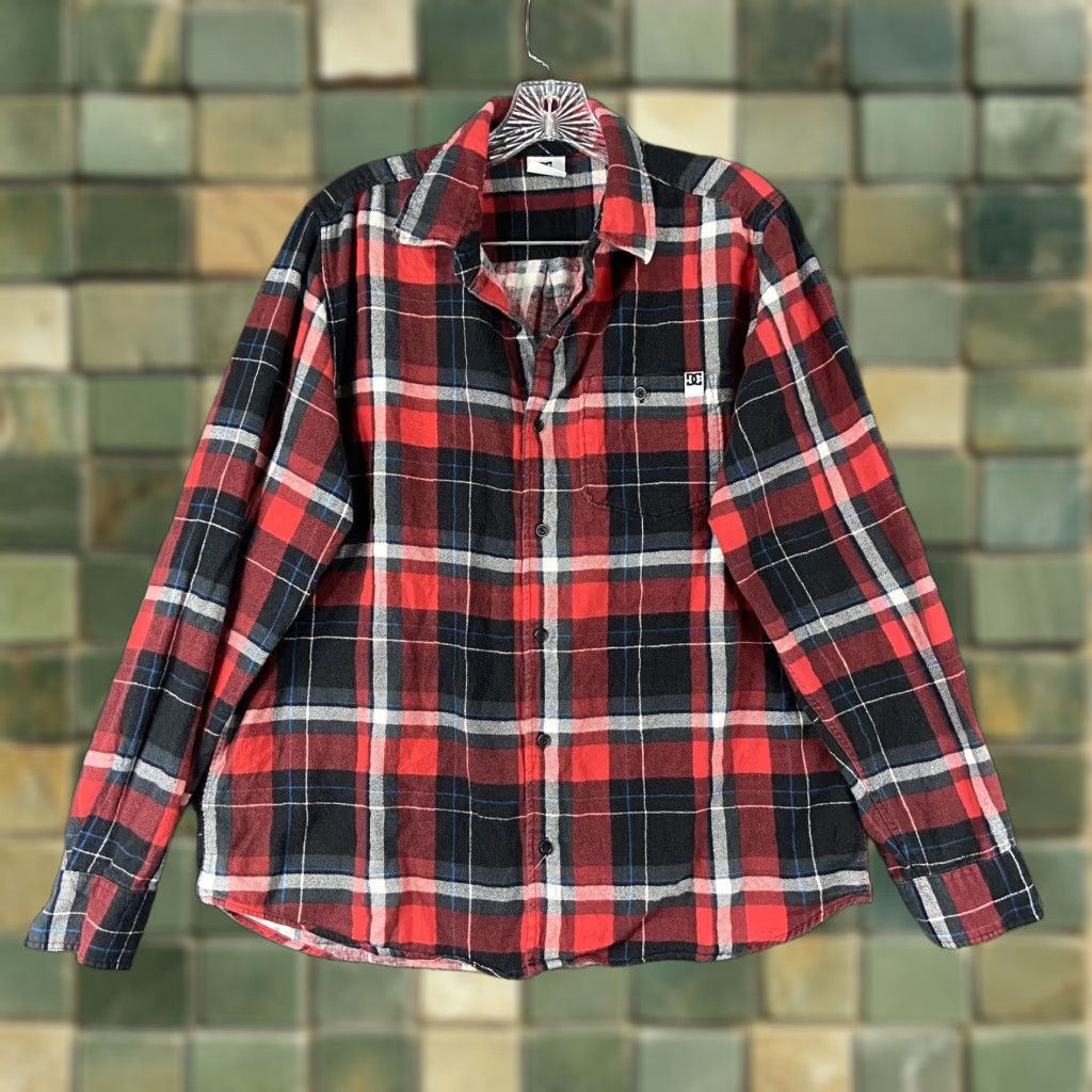 Vintage DC Red Plaid Button-Up Shirt Men M Long Sleeve Red DC Size US M / EU 48-50 / 2 - 1 Thumbnail