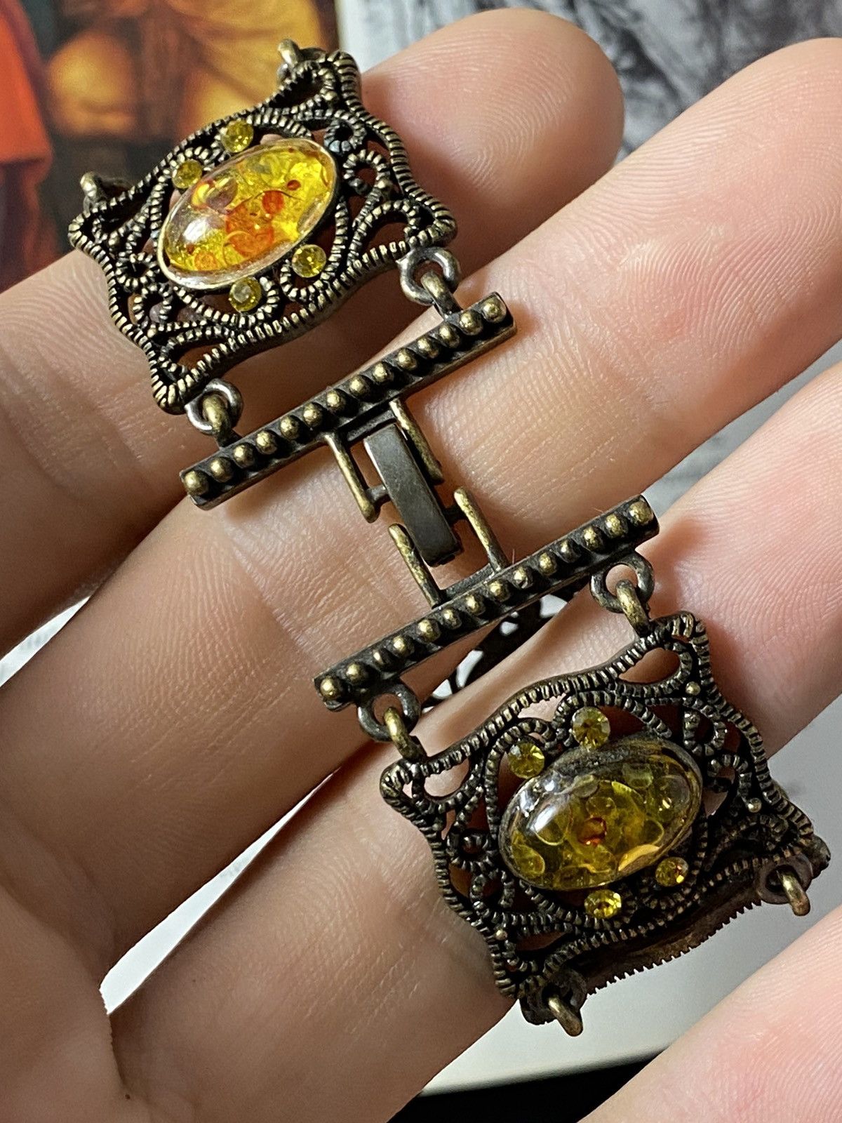 Jewelry Vintage Bracelet with Amber-like Inserts - Elegant Size ONE SIZE - 5 Thumbnail