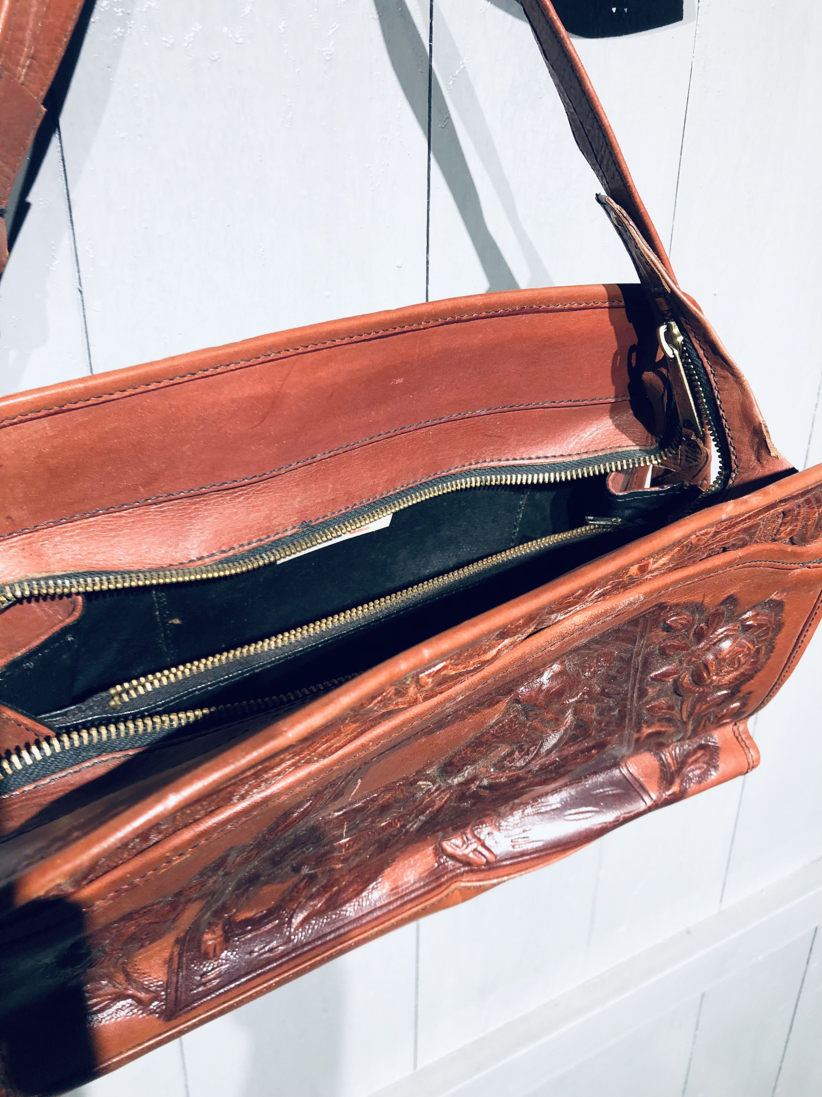 Leather × Vintage Vintage ‼️Mount-Abur Brown Carved Leather Shoulder Bag Size ONE SIZE - 9 Thumbnail