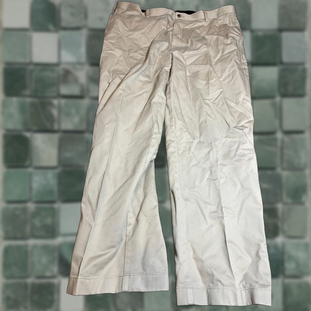Roundtree & Yorke ROUNDtree & Yorke Pants Mens Size 40x29 Khaki Beige Flat Front Regular Inseam 29 Travel Khakis Size US 40 / EU 56 - 1 Thumbnail