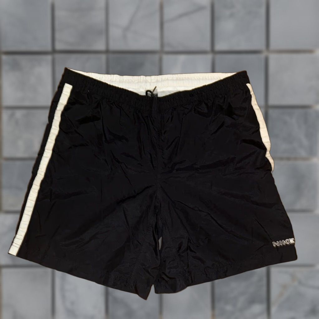 Nike VINTAGE Nike Black Swim Trunks Shorts L 38 Trunks Mens Size US 33 - 1 Thumbnail