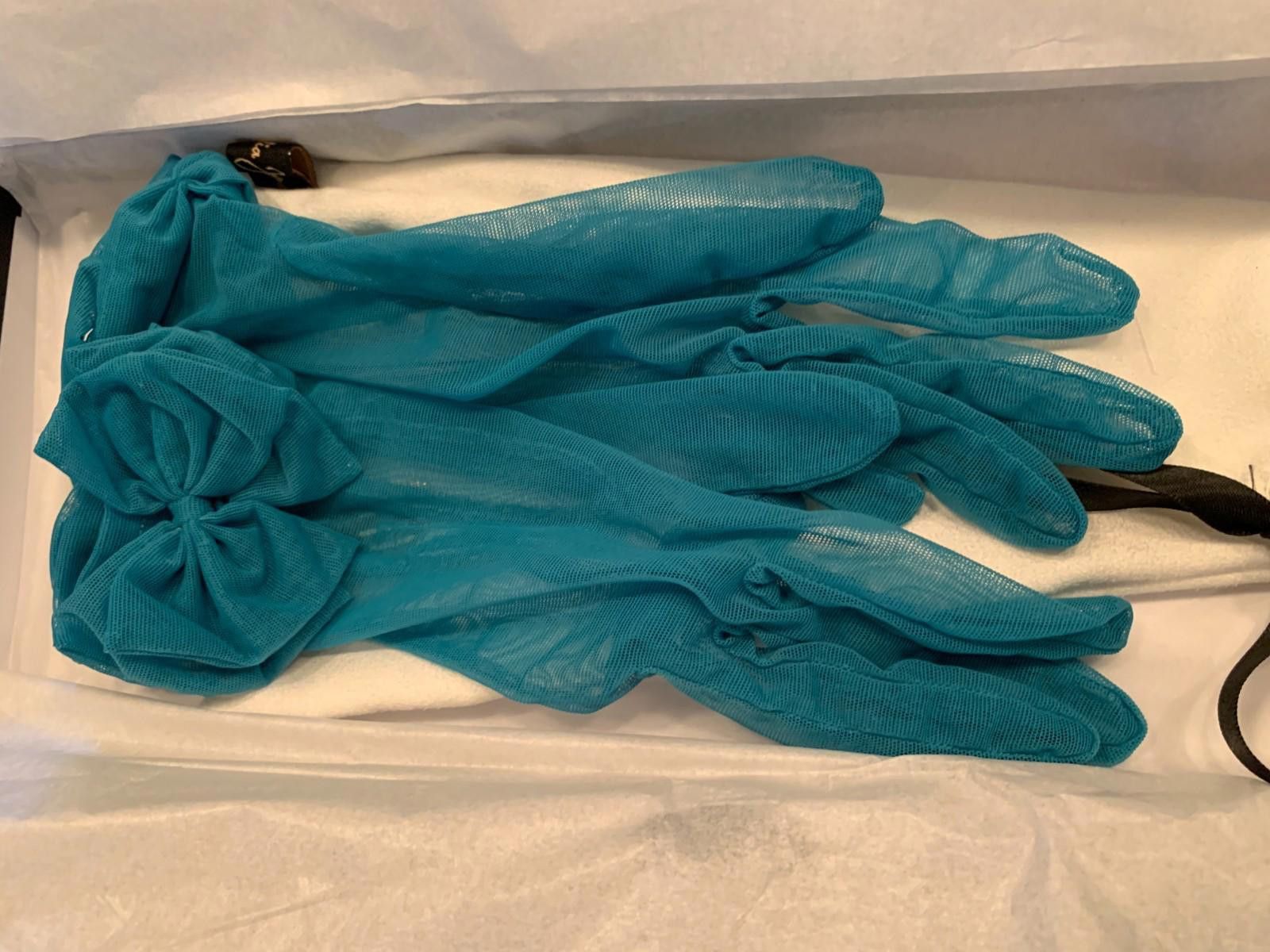 Designer Cornelia James Short lace and Tulle w Gloves, Size 7 (235) Size ONE SIZE - 3 Thumbnail