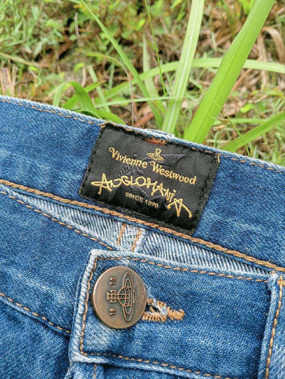 Vivienne Westwood VIVIENNE WESTWOOD ANGLOMANIA SELVEDGE JEANS Size US 30 / EU 46 - 11 Thumbnail