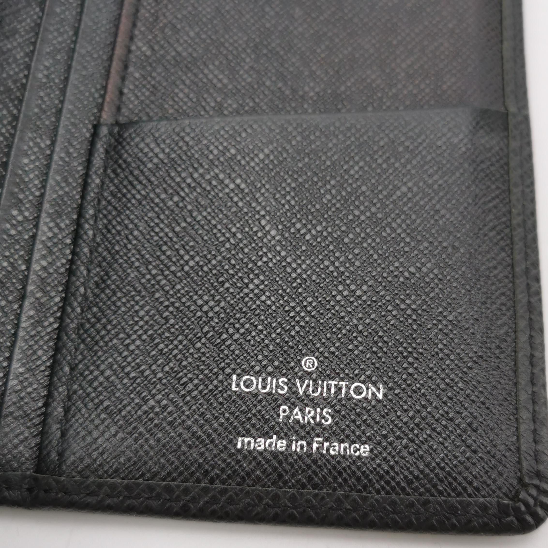 Louis Vuitton Louis Vuitton (LV) Brazza leather solid color bi-fold walle Size ONE SIZE - 3 Thumbnail