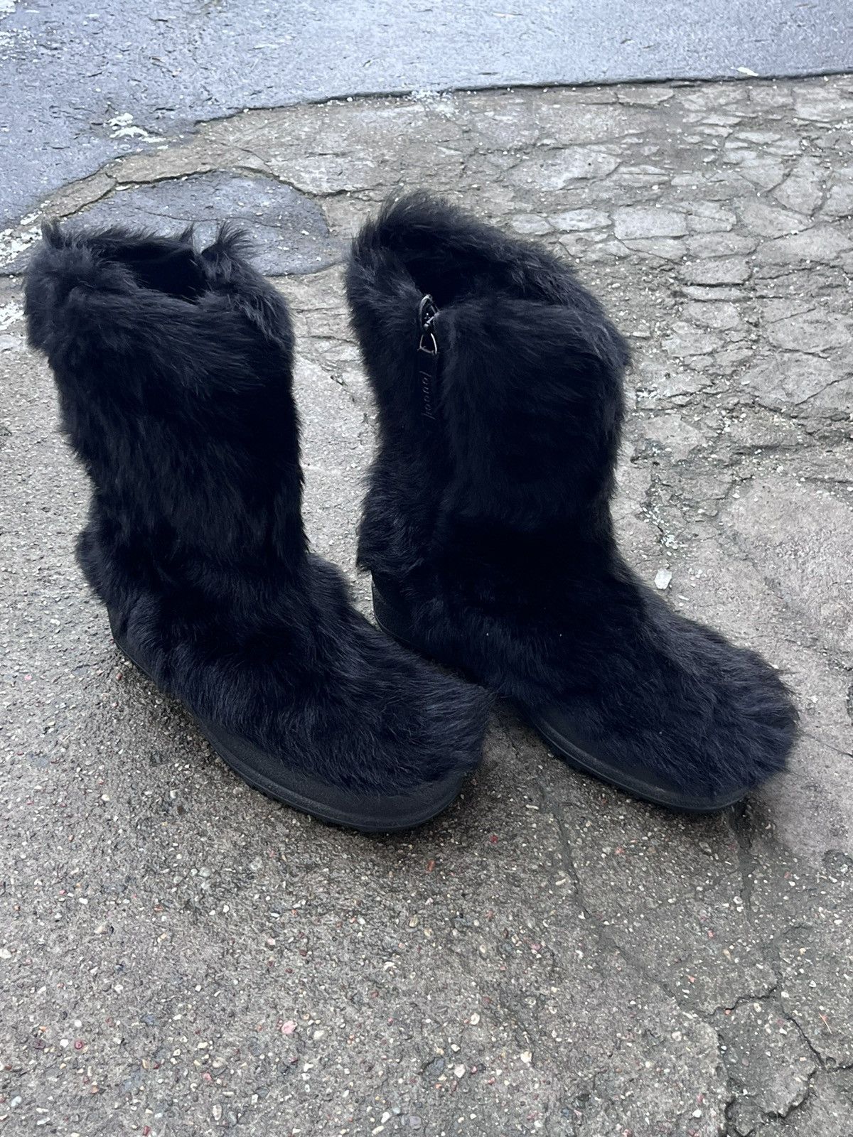 Gucci Tom Ford AW98 Goat Fur Boots Avantgarde shoes