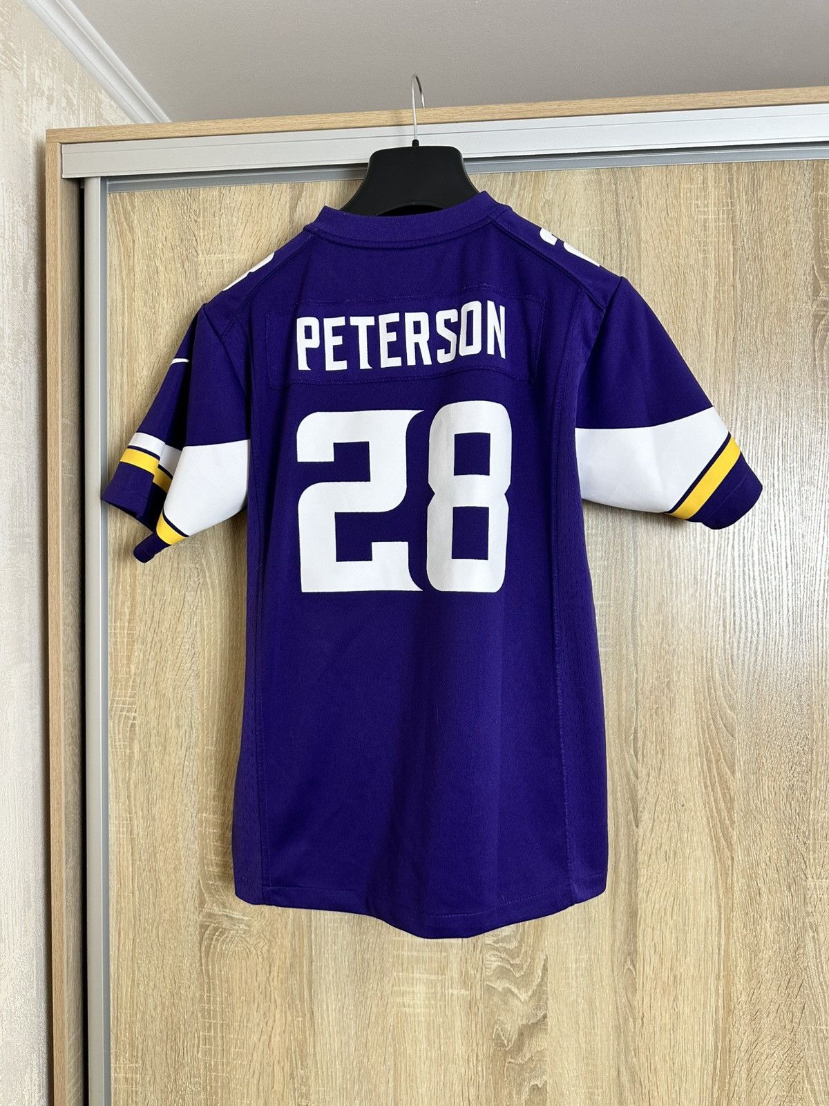 NFL 🔥 Minnesota Vikings NFL #28 Peterson Nike Jersey T Shirt Size US S / EU 44-46 / 1 - 2 Thumbnail