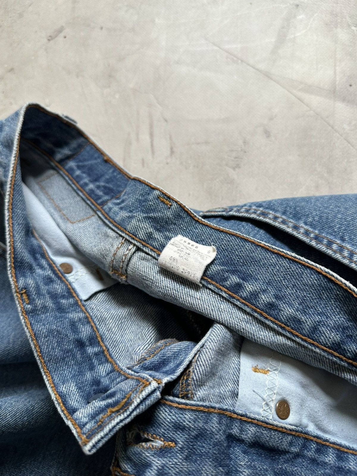 Levi's Levi’s vintage 560 mens jeans size 32x34 Size US 32 / EU 48 - 12 Thumbnail