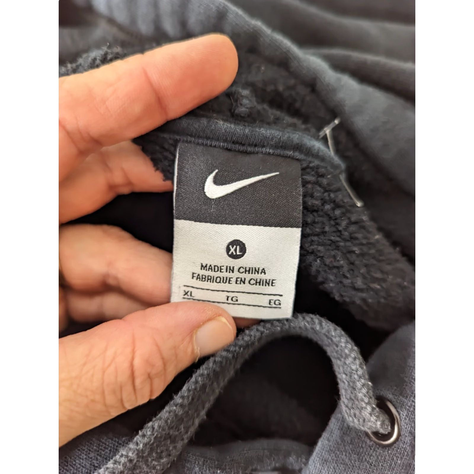 Nike Nike Men Sweatshirt XL Black Football Graphic Swoosh Hoodie Pullover Size US XL / EU 56 / 4 - 3 Thumbnail