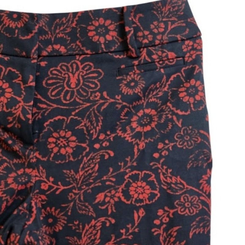 Loft LOFT Julie Navy & Red Floral Ankle Pants Size 4 Size 27" / US 4 / IT 40 - 4 Thumbnail