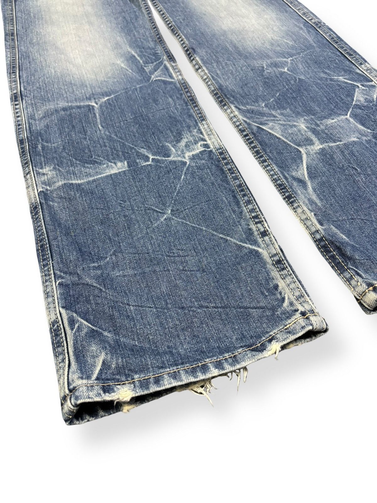 Japanese Brand Vintage 90s Eternal Union Made Cracked Wash Bush Denim Pants Size US 31 - 7 Thumbnail