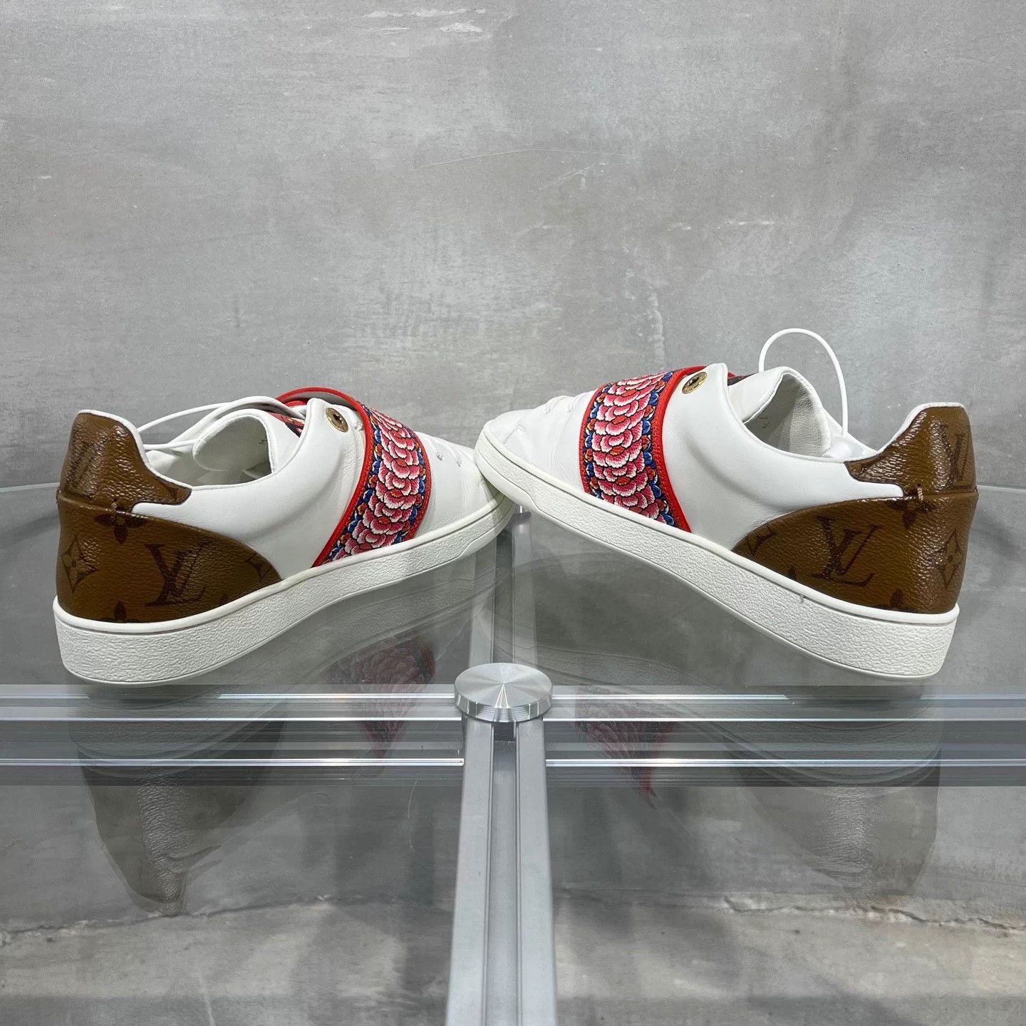 Louis Vuitton LV Kansai Yamamoto Limited White Sneakers UK3.5/37.5 Size US 6.5 / IT 36.5 - 5 Thumbnail