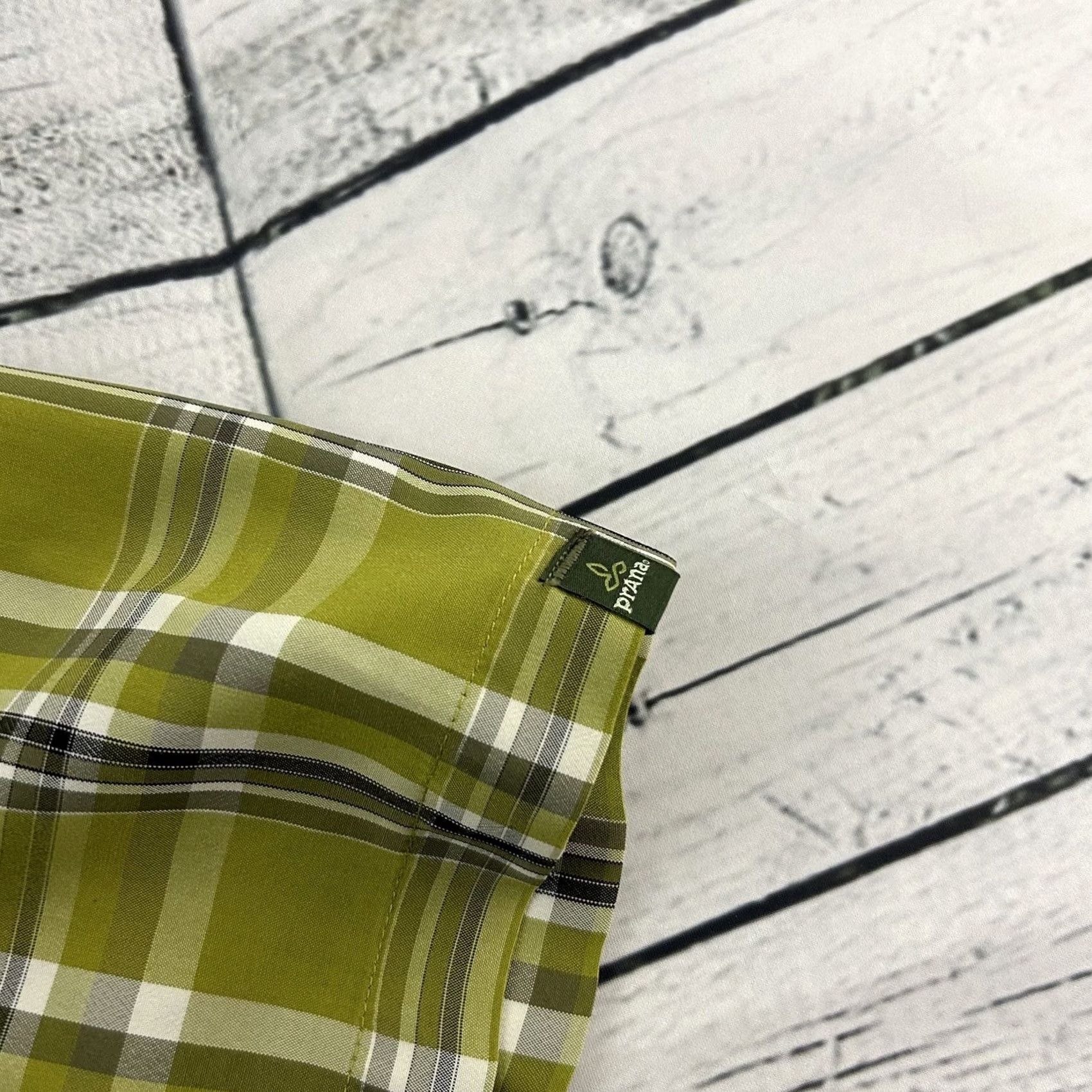 Prana PrAna Short Sleeve Plaid Button-Up Shirt Men's L Green Size US L / EU 52-54 / 3 - 5 Thumbnail