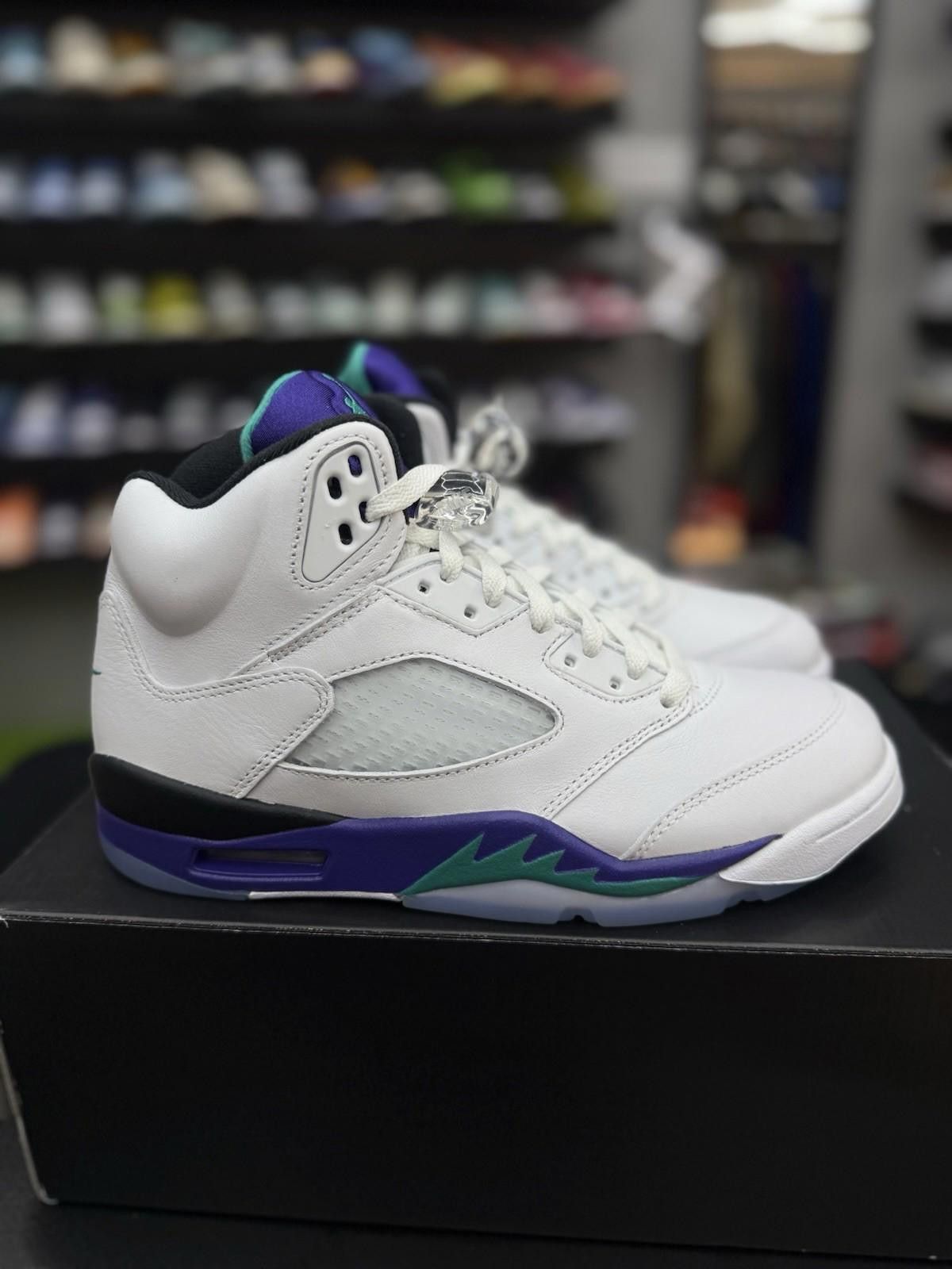Jordan Brand Size 10 - Air Jordan 5 Retro 2025 Grape (HQ7978-100) Size US 8.5 / EU 41-42 - 1 Thumbnail