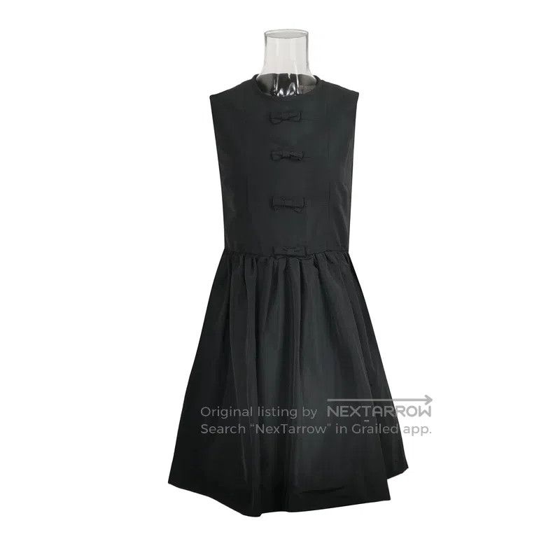 Valentino Valentino Solid color round neck sleeveless dress Size M / US 6-8 / IT 42-44 - 1 Thumbnail