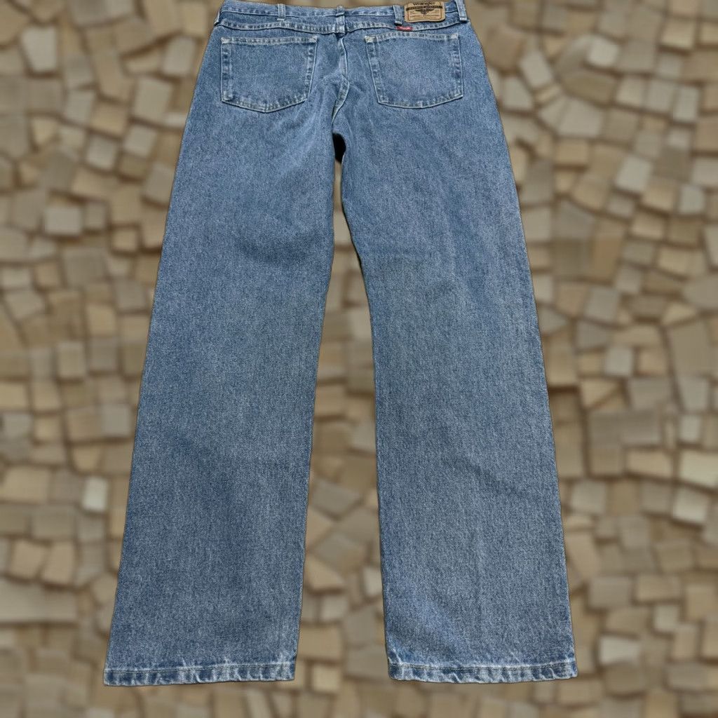 Wrangler Wrangler Jeans Men's 36x32 Blue Denim Straight Leg Pockets Medium Wash Shirt? Size US 36 / EU 52 - 1 Thumbnail