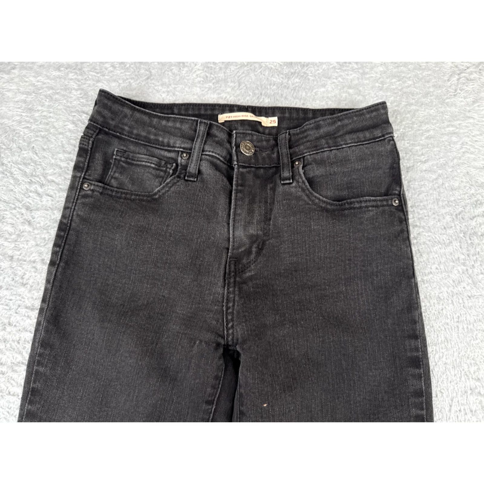 Levi's Levis Jeans Women 25 Black Denim 721 High Rise Skinny Cotton Blend 24x28 Womens Size 42" / US 20 - 4 Thumbnail