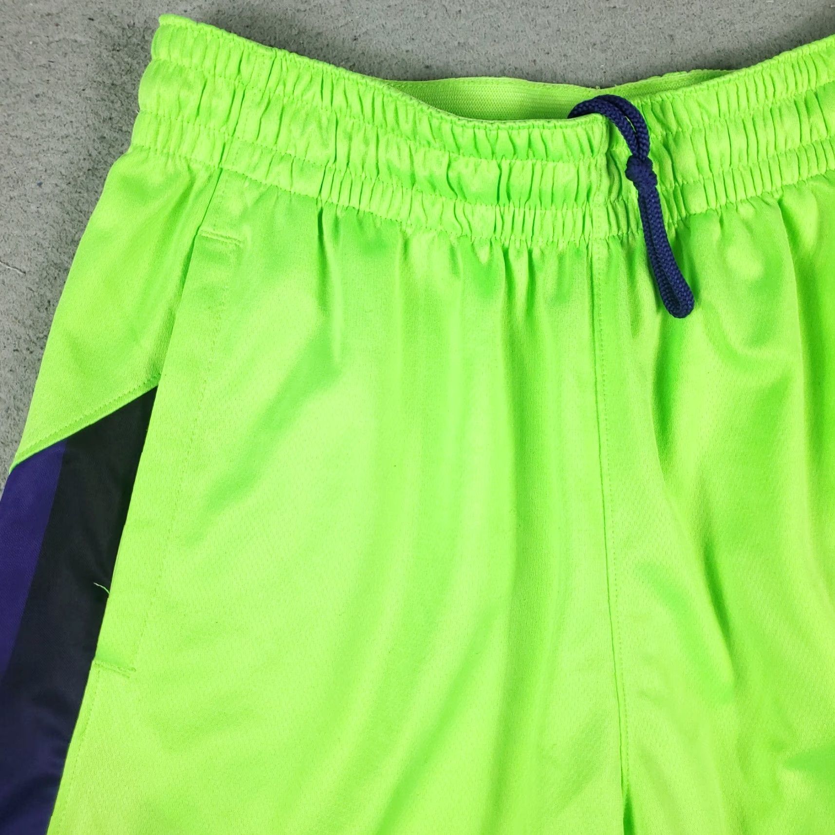 Nike Nike Shorts Mens S Green Swoosh Dri Fit Athletic Gym Active Casual Sports Look Size US 29 - 2 Thumbnail