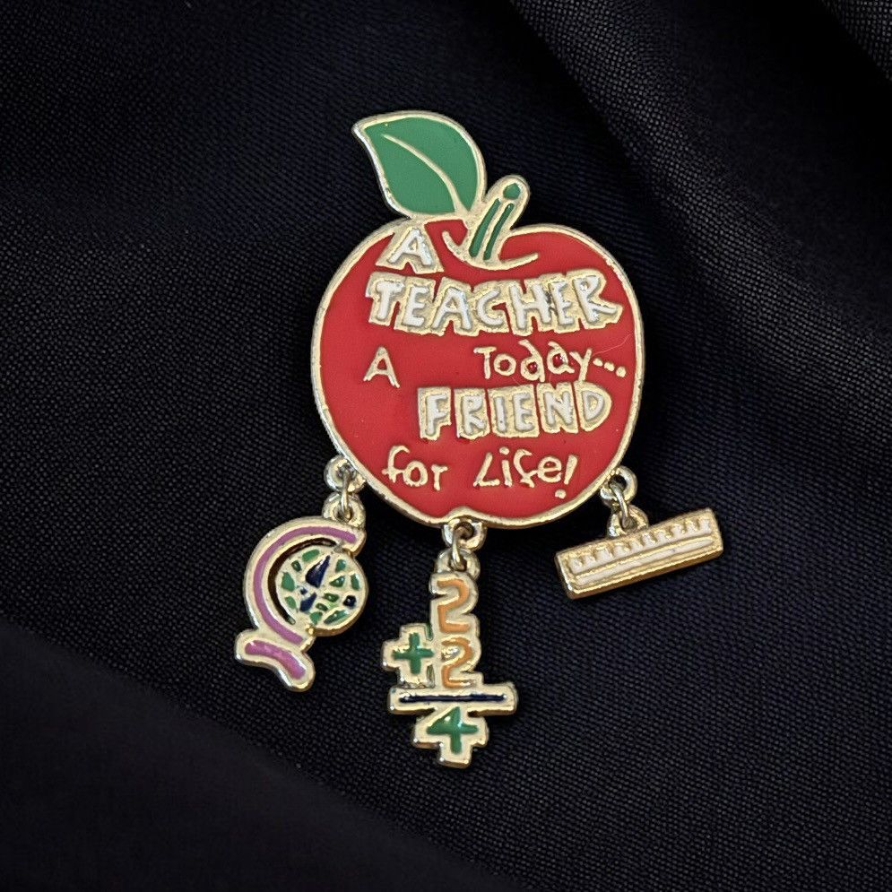 Vintage Vintage Teacher is a Friend for Life red enamel apple brooch Size ONE SIZE - 1 Thumbnail