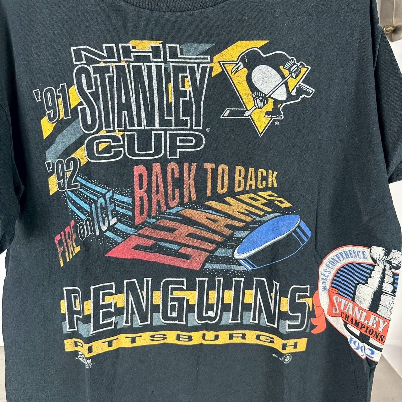 Vintage 1992 Pittsburgh Penguins Back to Back Champs NHL AOP T-shirt Size US L / EU 52-54 / 3 - 2 Thumbnail
