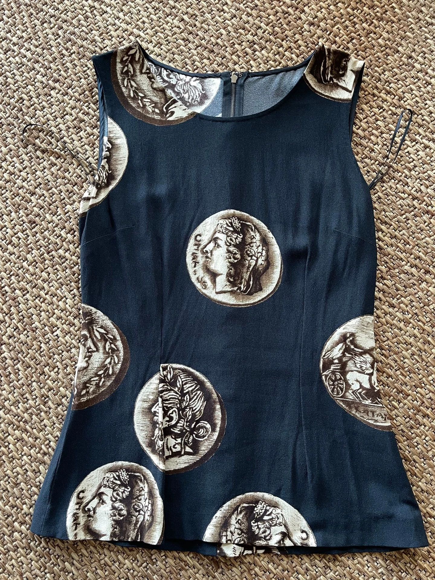 Dolce & Gabbana D&G Vintage Y2K Portrait Coin Sleeveless Top 36 (S) Size XS / US 0-2 / IT 36-38 - 5 Thumbnail