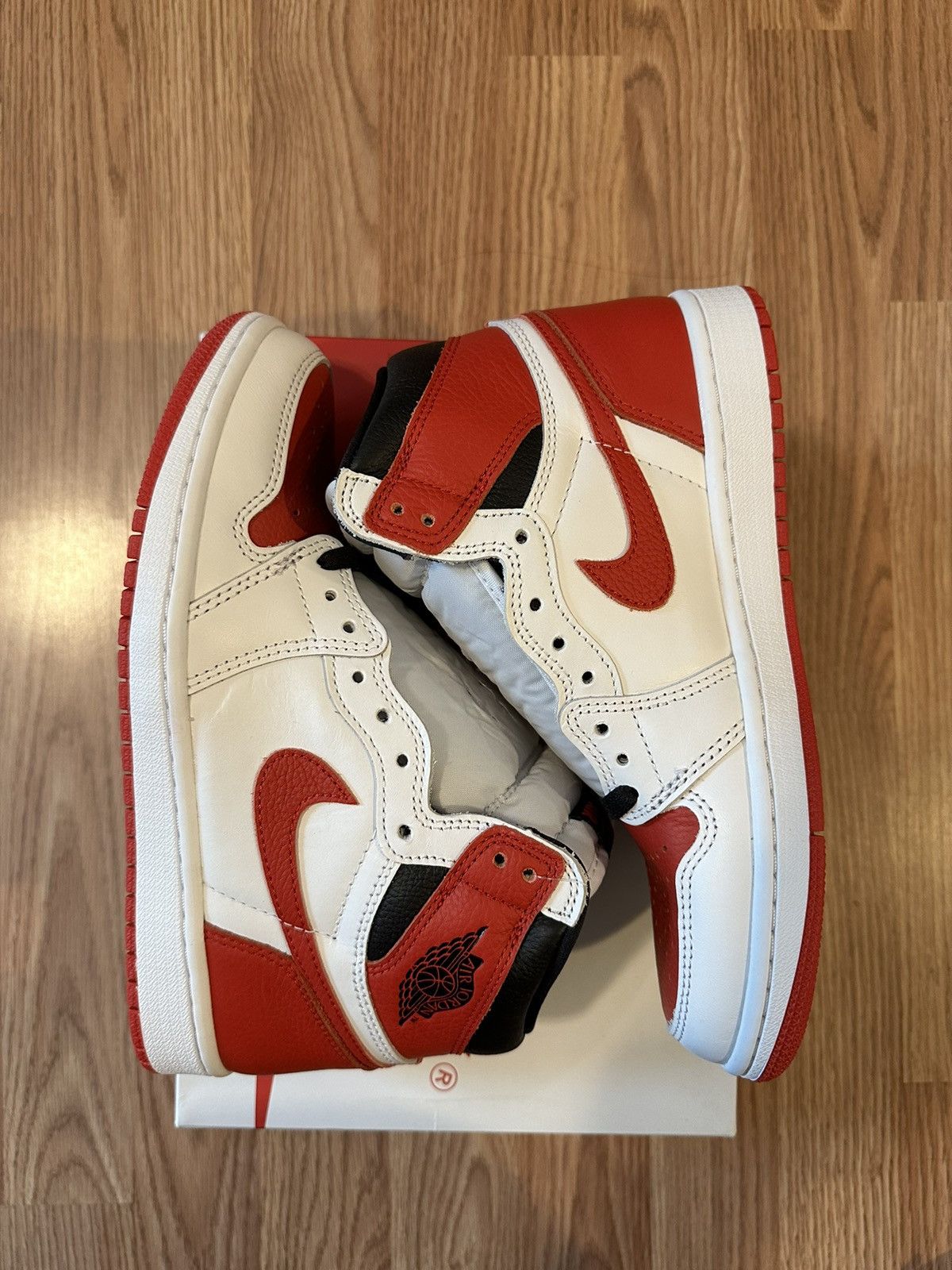 Jordan Brand Jordan 1 Retro High OG “Heritage” Size US 7 / EU 40 - 1 Thumbnail