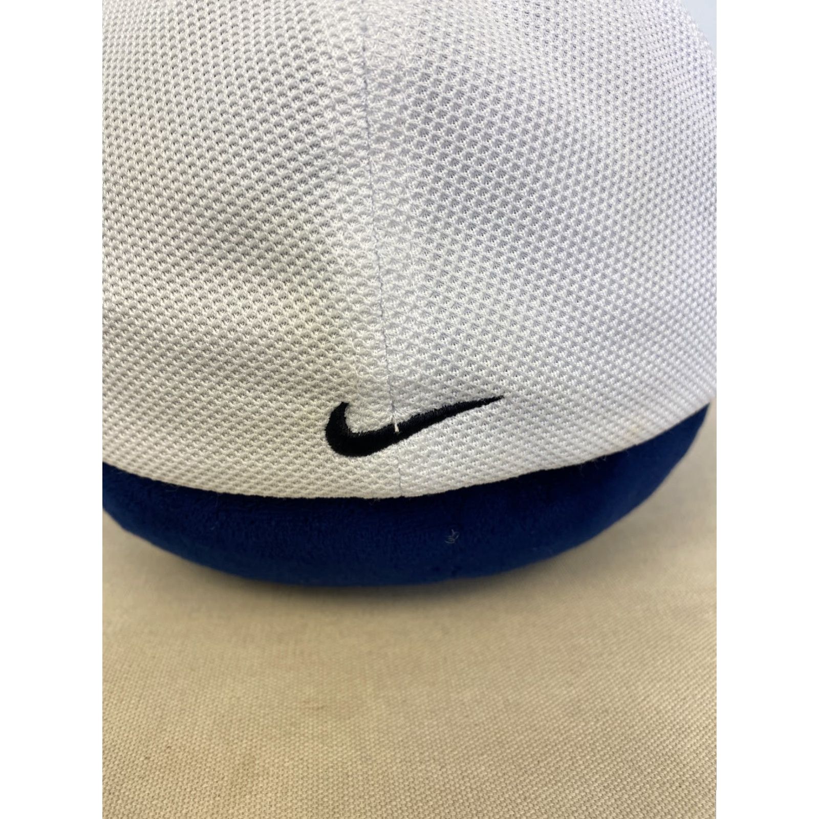 Nike VINTAGE Nike Performance Flex Hat Chambers Bay M/L White / 224 Baseball Cap Men Adjustable White Nike Swoosh 90s Sports Size ONE SIZE - 6 Thumbnail