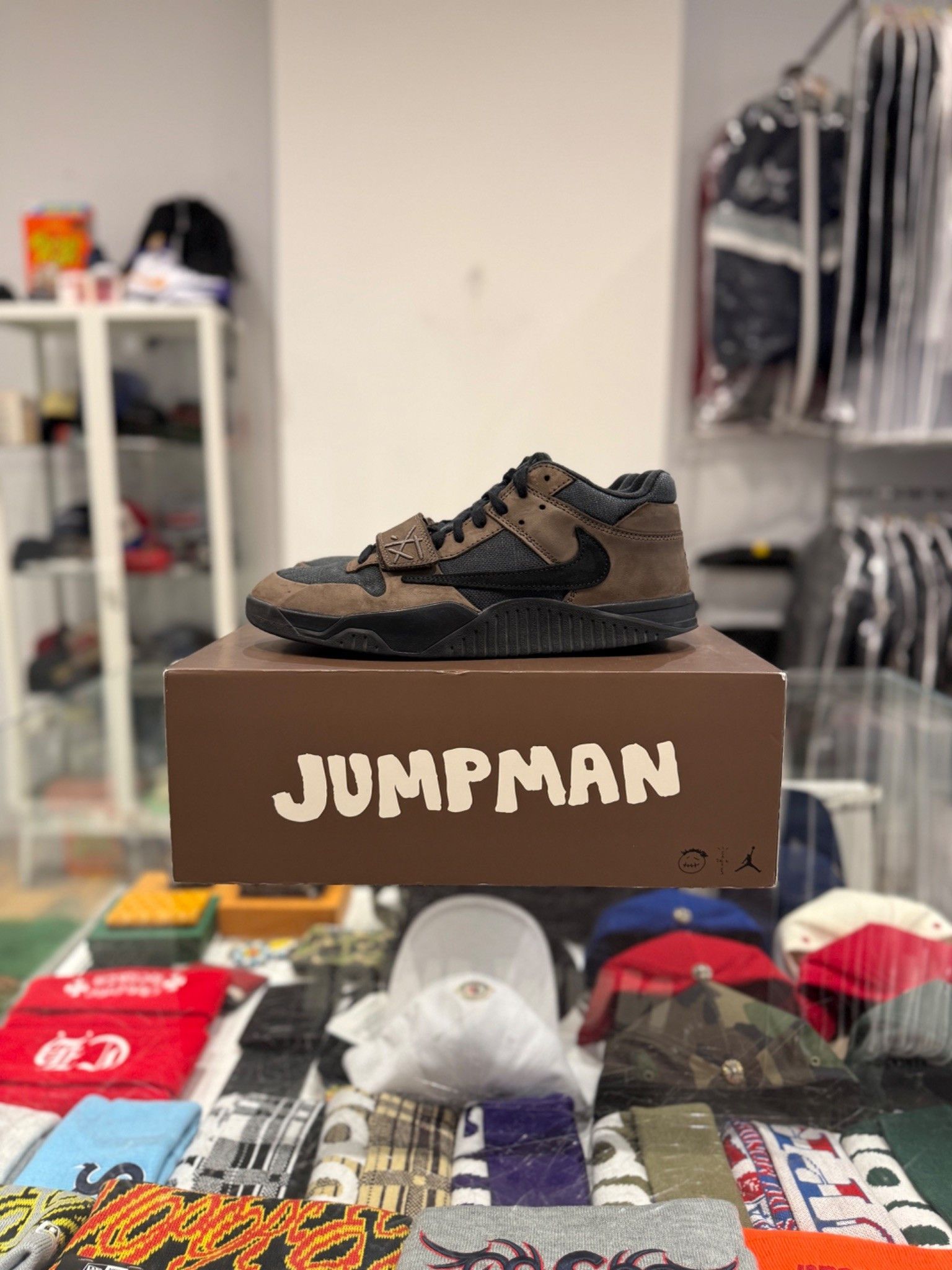 Jordan Brand Jordan Jumpman Jack TR Travis Scott Dark Mocha Size US 11 / EU 44 - 2 Thumbnail