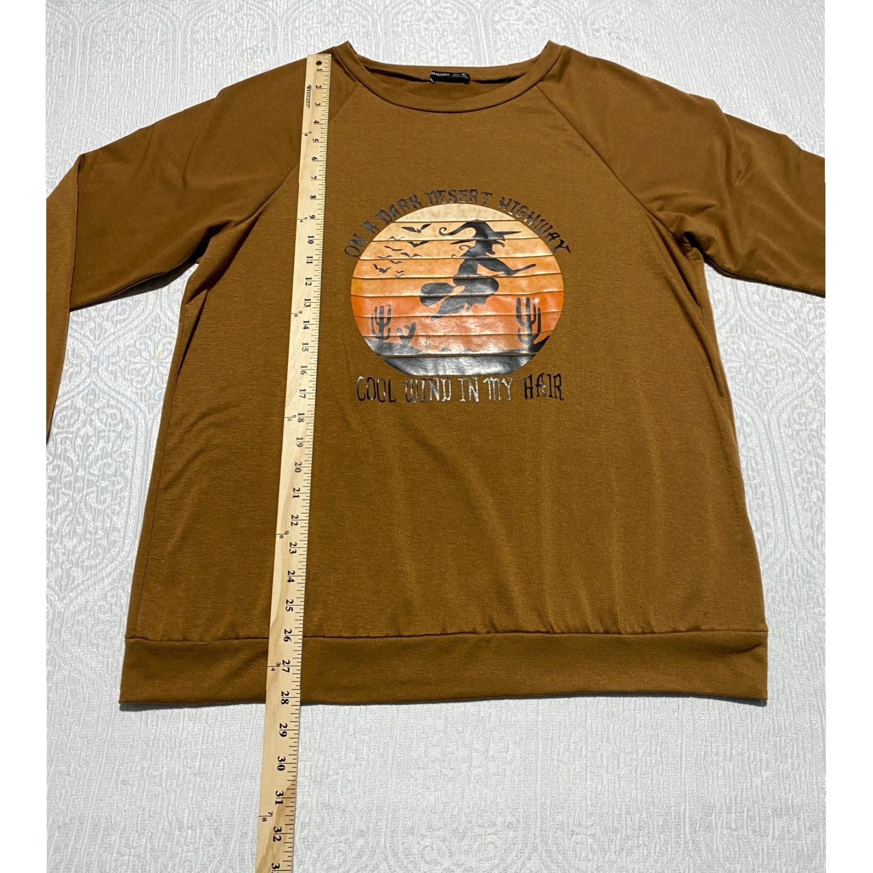 Vintage Noracora Brown Witch Raglan Pullover Shirt Women XL Crew Neck Long Sleeve Graphic Halloween Desert Highway Size XL / US 12-14 / IT 48-50 - 5 Thumbnail