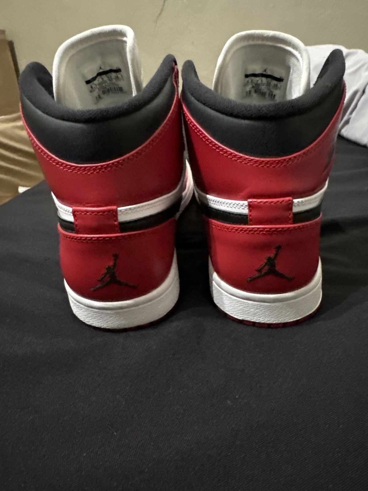 Jordan Brand Jordan 1 Chicago (2013) Size US 8.5 / EU 41-42 - 4 Thumbnail