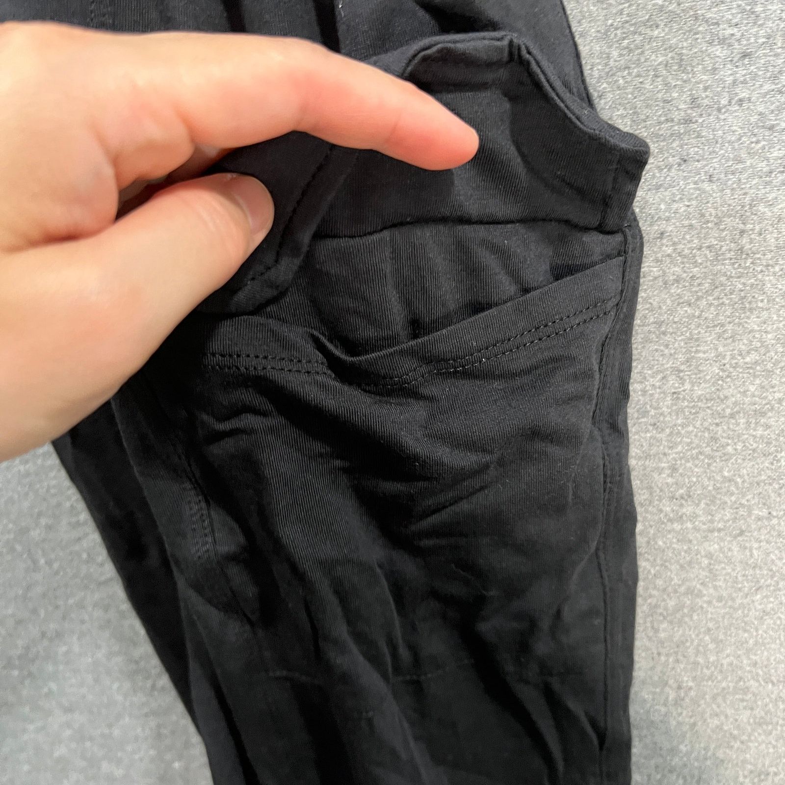 Other AnyBody Cozy Knit Cropped Cargo Jogger Jet Black, X-Small Size 26" / US 2 / IT 38 - 7 Thumbnail