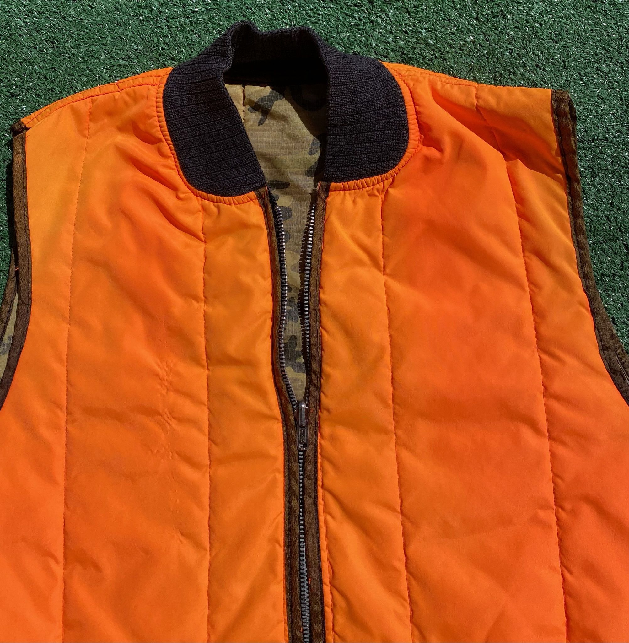 Vintage 80s Orange Camo Camouflage Reversible Distressed Vest Large Size US L / EU 52-54 / 3 - 6 Thumbnail