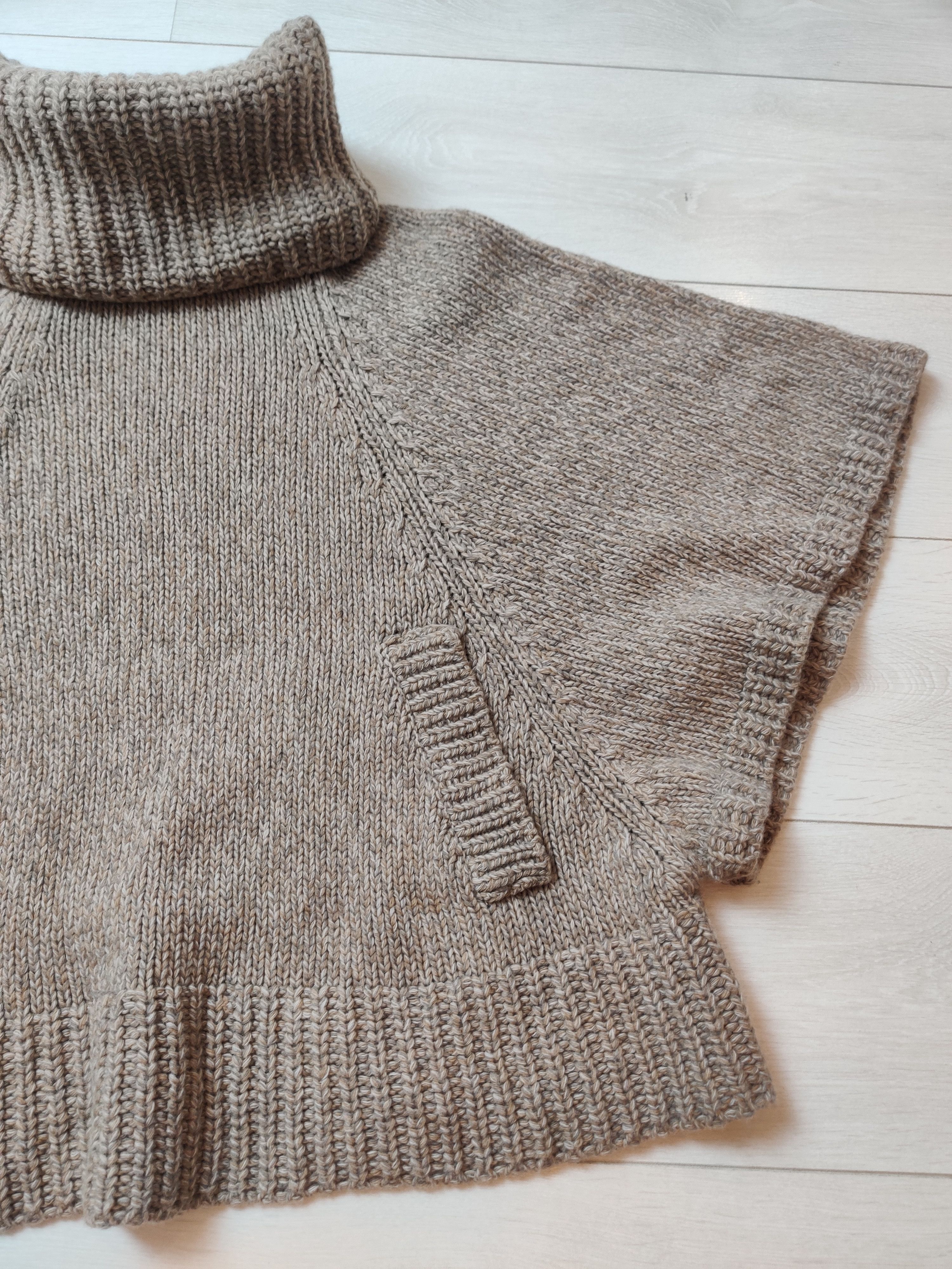 Roberto Collina Roberto Collina merino wool sweater poncho Size M / US 6-8 / IT 42-44 - 2 Thumbnail