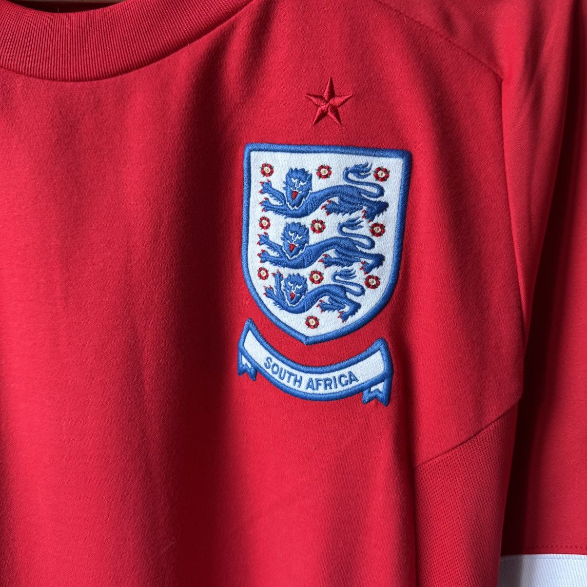Umbro Umbro England 2010 South Africa Soccer Jersey Size US M / EU 48-50 / 2 - 3 Thumbnail