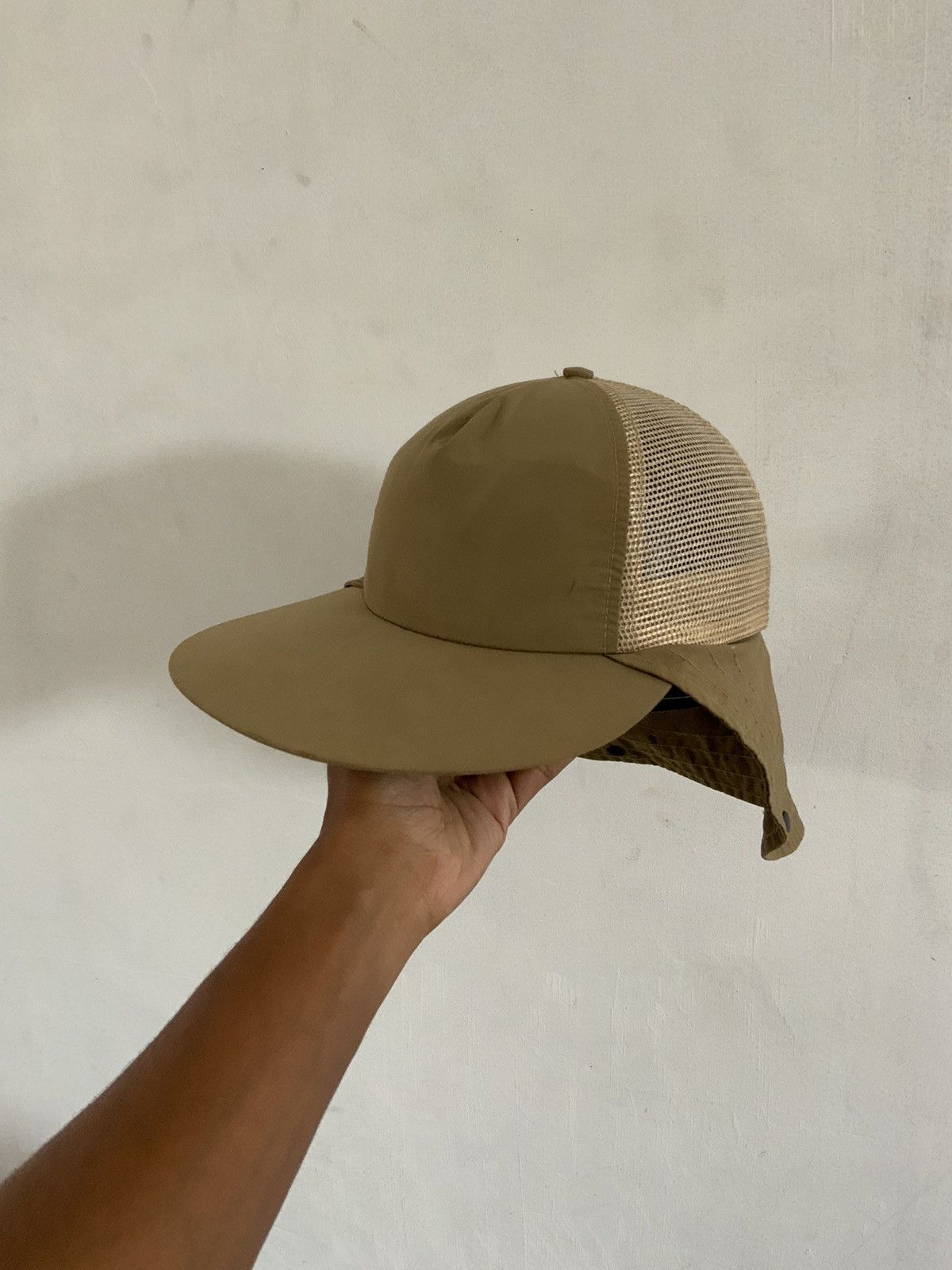 Columbia Columbia Avant Garde Outdoor Mesh Trucker hat Size ONE SIZE - 1 Thumbnail