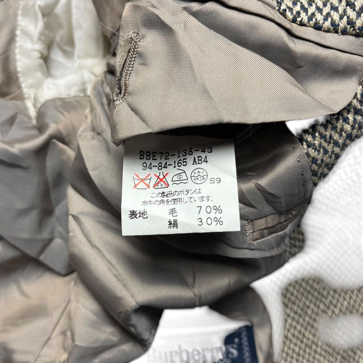 Burberry VINTAGE BURBERRYS WOOL & SILK Size US M / EU 48-50 / 2 - 7 Thumbnail