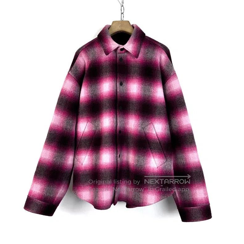 Balenciaga Balenciaga Pink single-breasted fur plaid jacket shirt Size XXS / US 00 / IT 34 - 1 Thumbnail