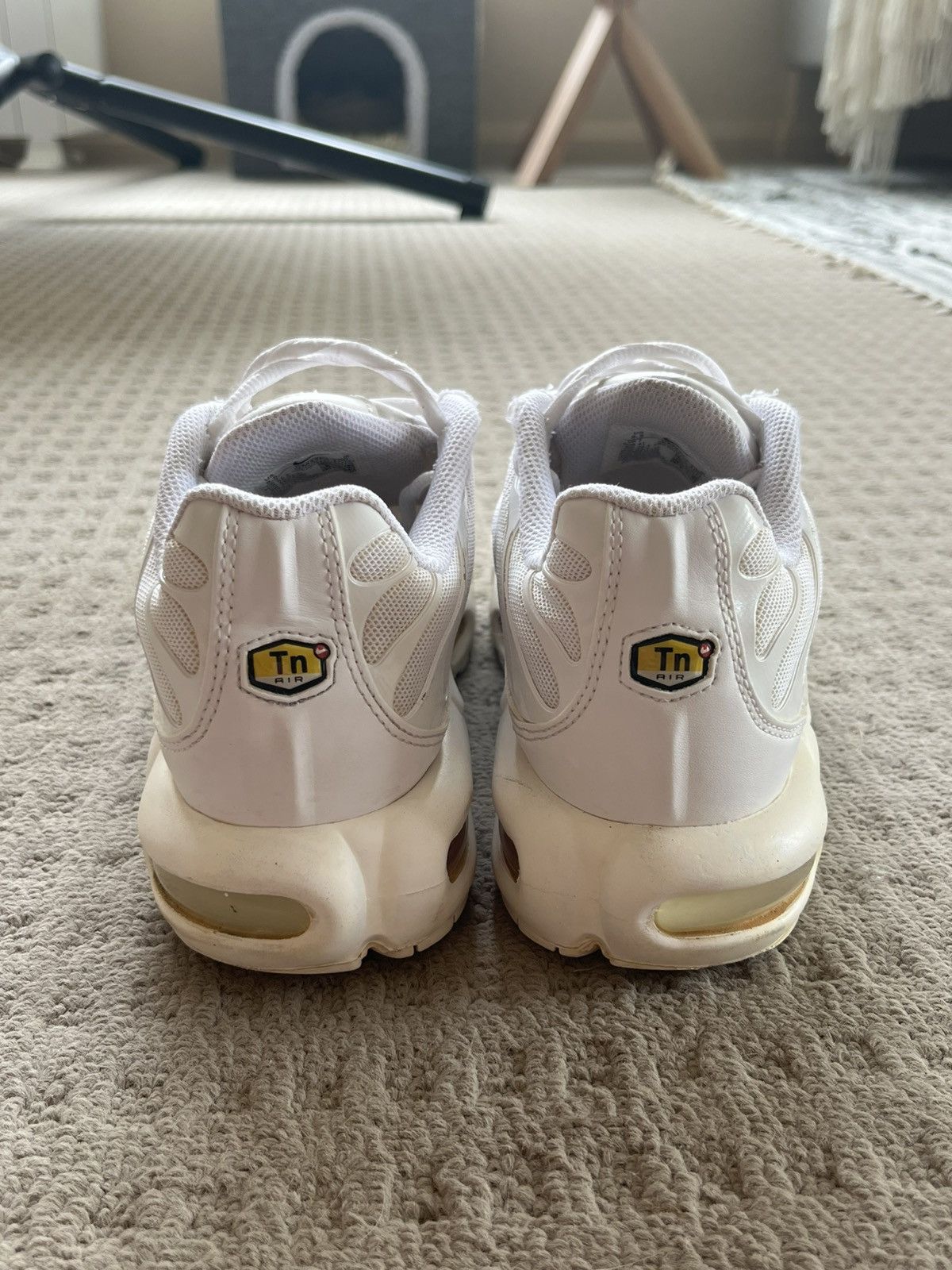 Nike Nike Tn’s White Size US 9.5 / IT 39.5 - 3 Thumbnail