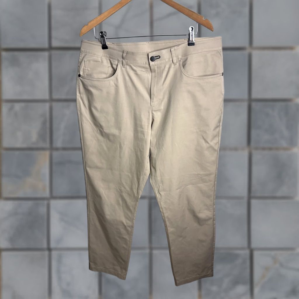 Vintage Public Rec Pants Mens 36x32 Beige Chino 5 Pocket Casual Golf Travel Flat Front Size US 36 / EU 52 - 1 Thumbnail