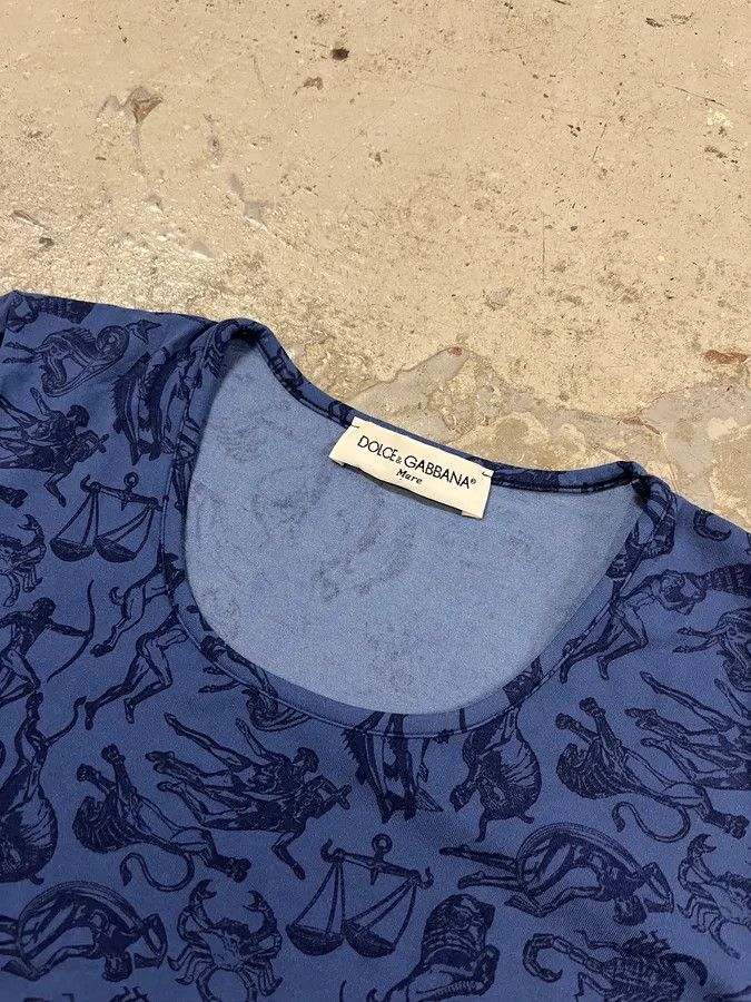 Designer × Dolce & Gabbana × Vintage 2000s Dolce & Gabbana Astrology Ancient Blue T-Shirt Size S / US 4 / IT 40 - 4 Thumbnail