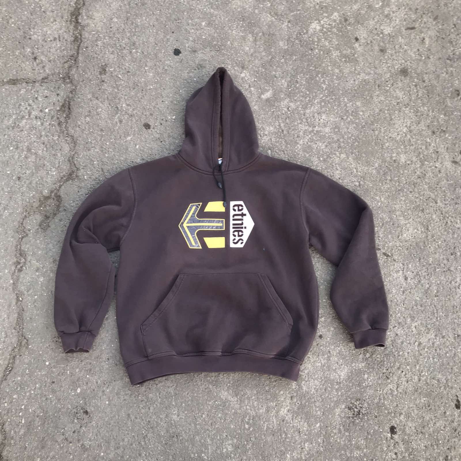 Etnies VINTAGE Y2K ETNIES BROWN SKATEBOARDS HOODIE 90S Size US XL / EU 56 / 4 - 1 Thumbnail
