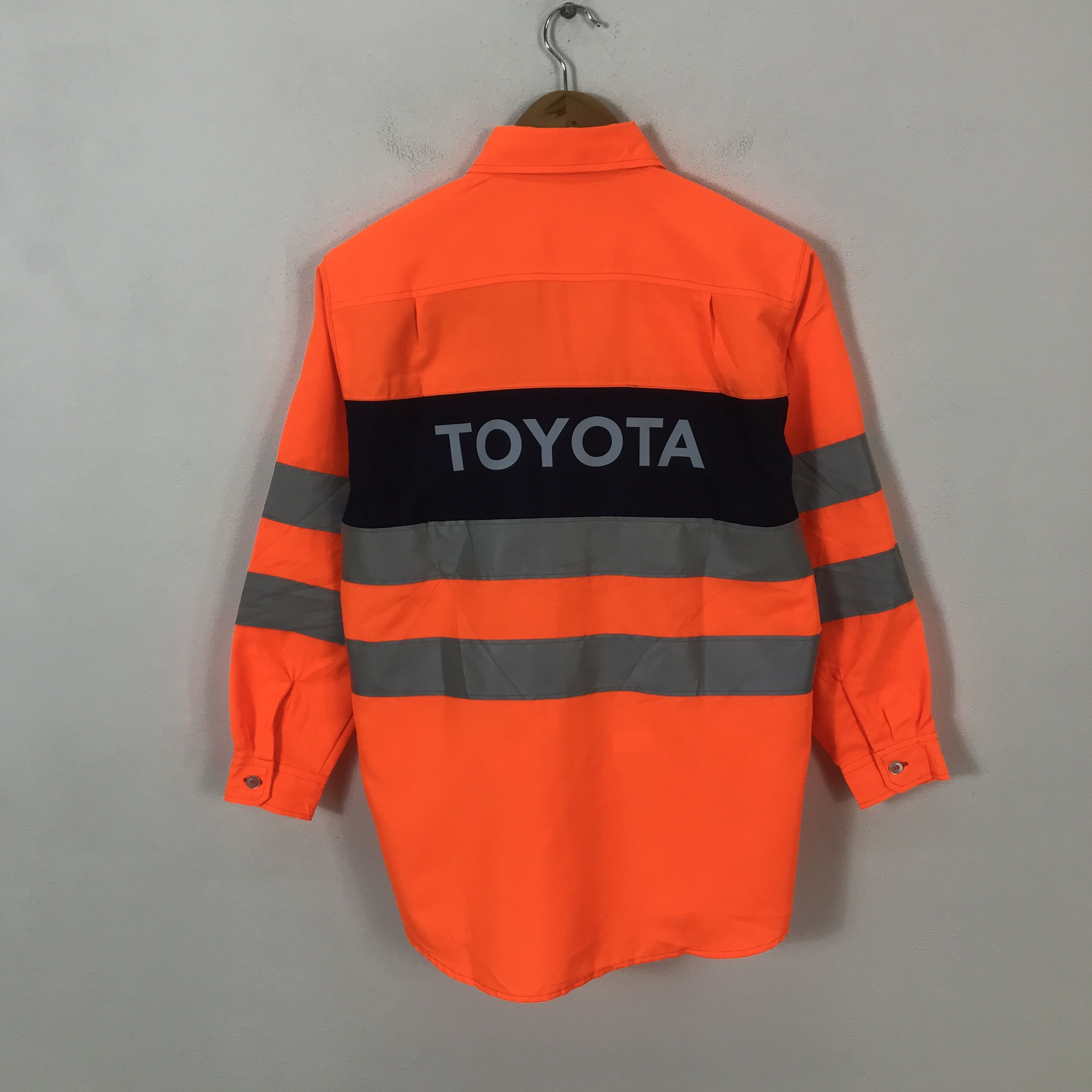 toyota racing button up shirt K70B18